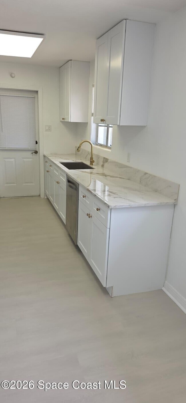 Photo - 1047 Japonica Ln