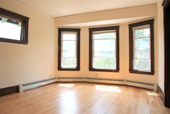 Photo - 95 Lexington Ave Unit 4