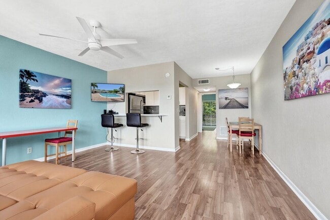 Photo - 3120 Cynthia Ln Unit 207