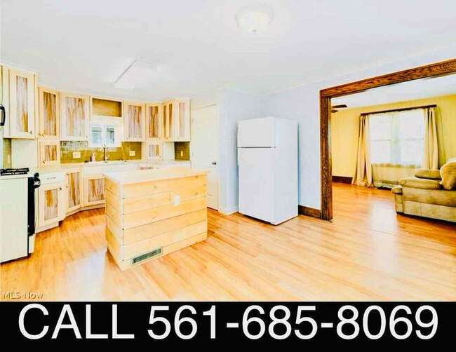 Photo - 1028 Kling St