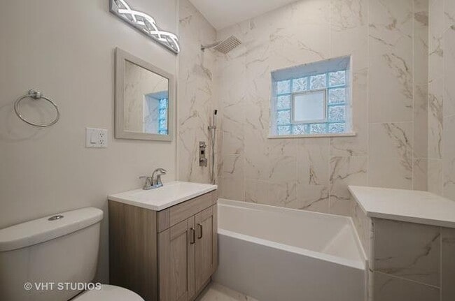 Photo - 2305 N Ridgeway Ave Unit 1