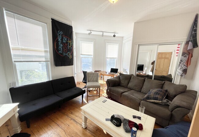 Photo - 37 Hillside St
