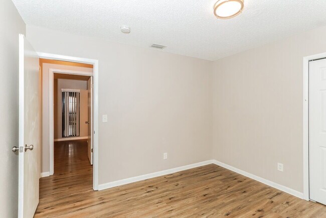 Photo - 7815 Capwood Ave