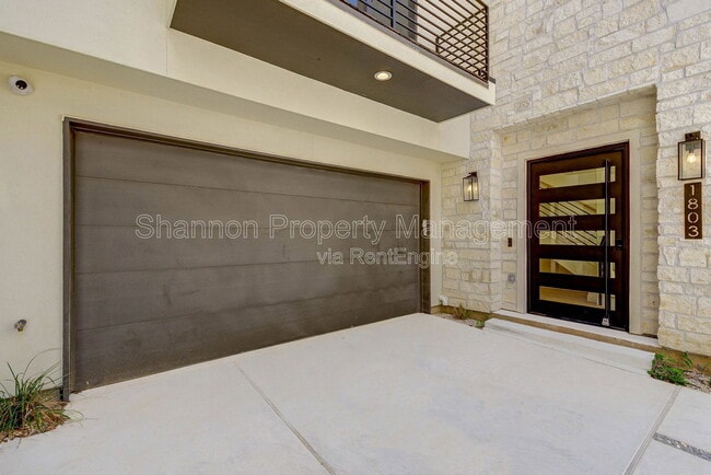 Photo - 1803 Dunlavy St