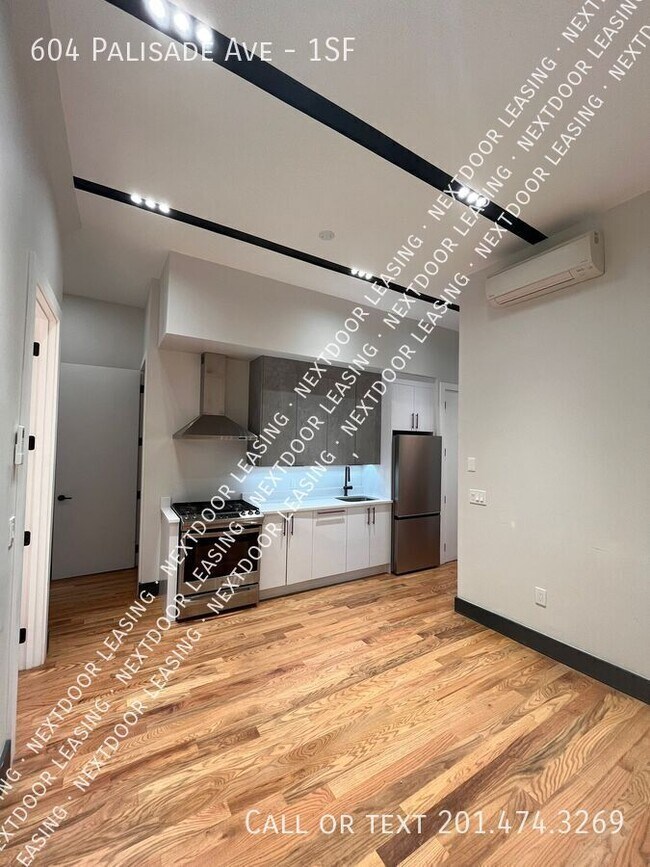 Photo - 604 Palisade Ave