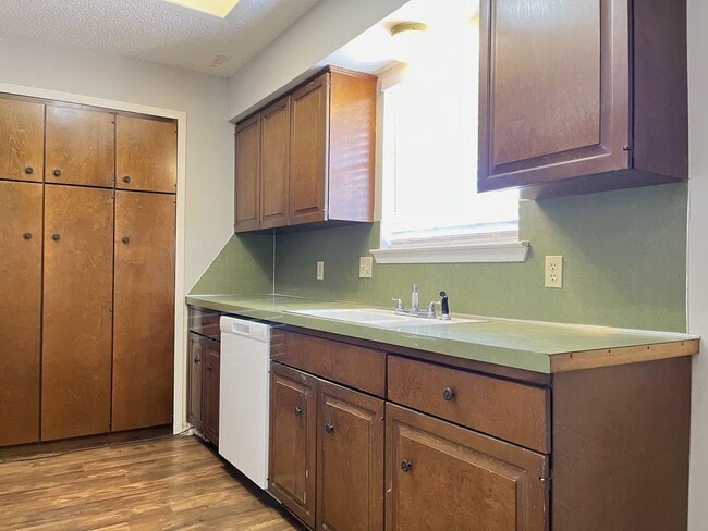 Photo - Convenient location close to shopping and Hwy 6!