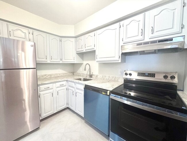 Building Photo - 4975 Washington St Unit 109