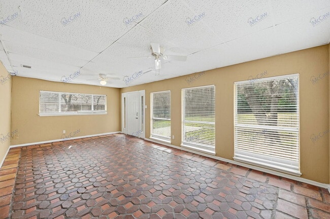 Photo - 207 Evelyn St