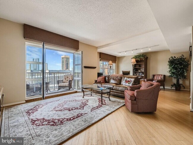 Photo - 250 S President St Unit 806