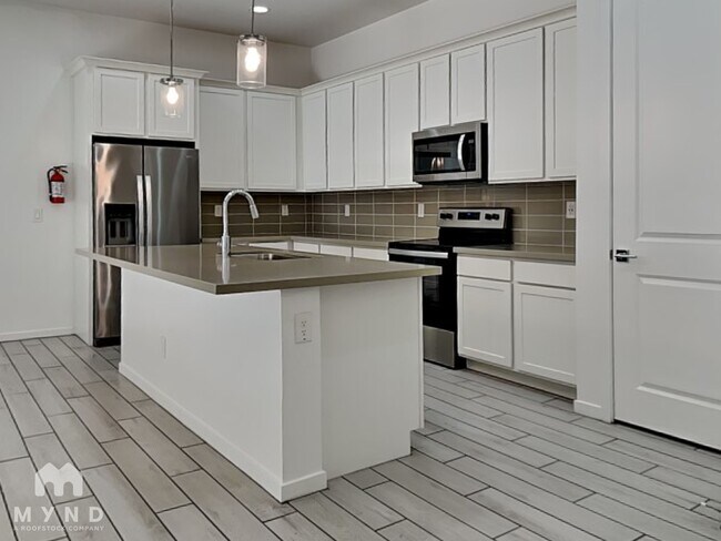 Photo - 901 S Smith Rd