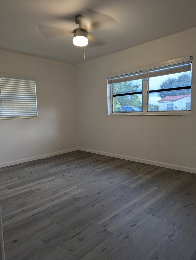 Main bedroom has a TV - 2507 Scott St House