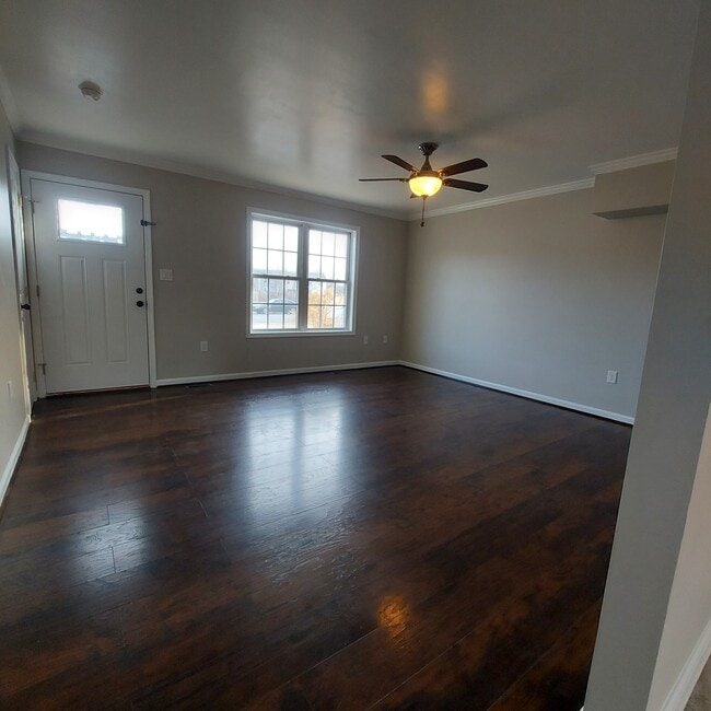 Photo - 102 Kadies Ln