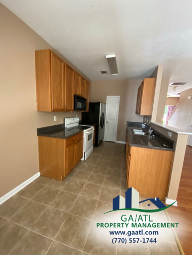 Photo - Spacious 3-bedroom townhouse in Riverdale