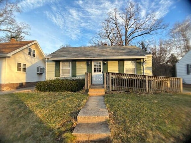 Building Photo - 411 W Willcox Ave