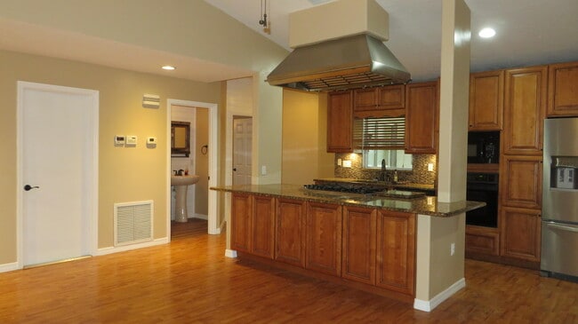 Photo - 2321 Mantilla Ave SE