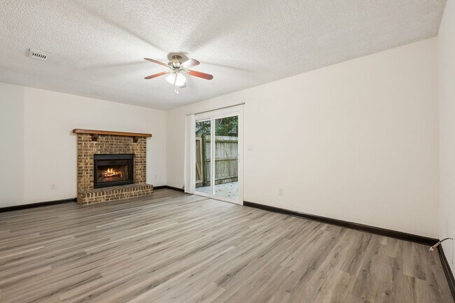 1242 Chee Ln