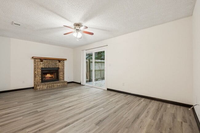 Photo - 1242 Chee Ln