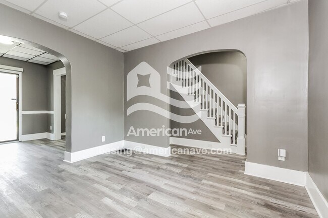 Photo - 2206 Harrison St