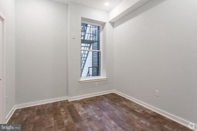 Building Photo - 1318 S Broad St Unit 2F Rental