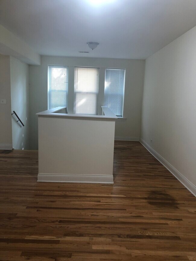 Photo - 5016 N Harding Ave