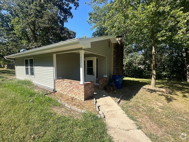 Building Photo - Very Clean 3 BD / 1 BA Single Family Home ...