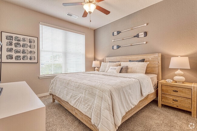 2BR, 2BA - 1088 SF