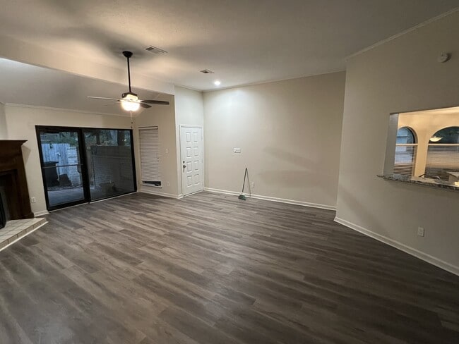 Photo - 1635 Ainsdale Dr