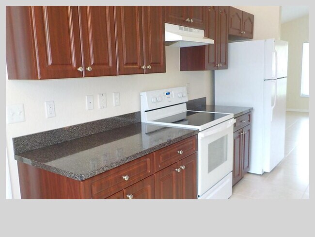 Photo - 512 NW Colonial St