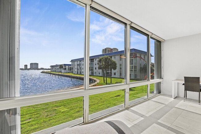 Photo - 2936 Lake Shore Dr Unit 204