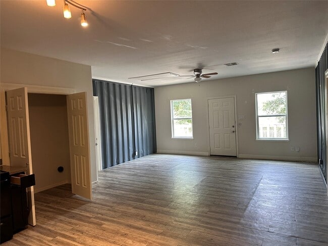 Photo - 3826 Lehall St