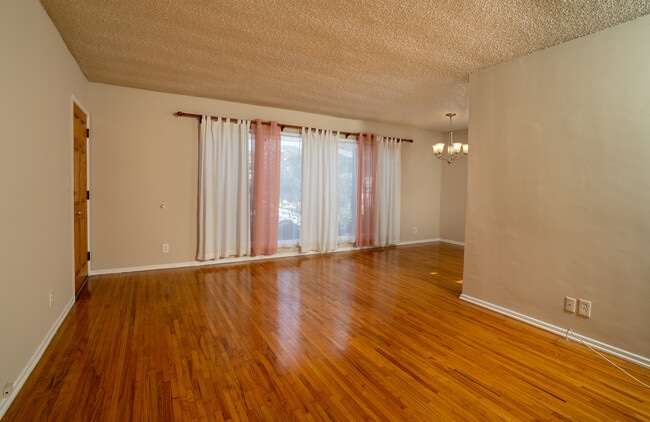 Building Photo - 2318 10th St Unit 1 Rental