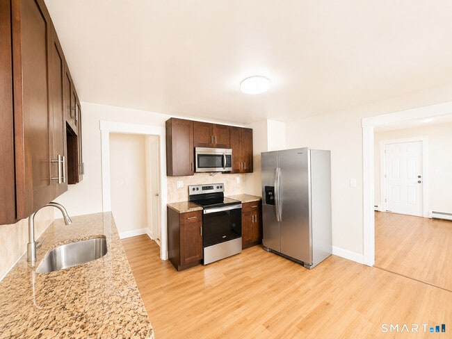 Building Photo - 52 Beech St Unit 54