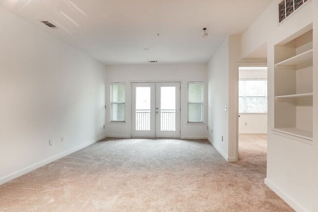 Photo - 2020 5th Ave S Unidad 437