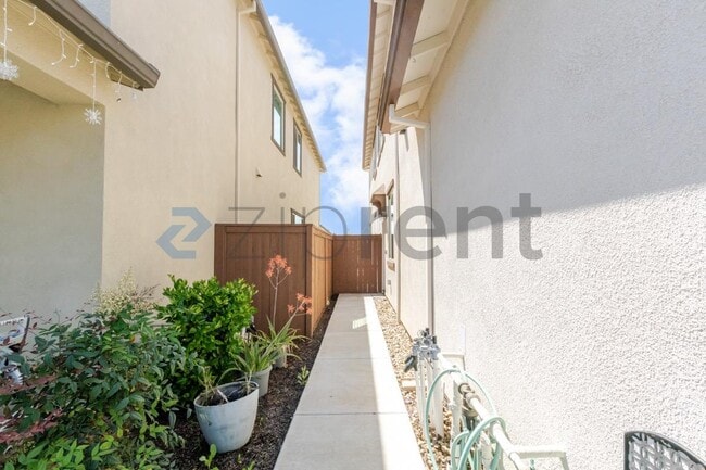 Photo - 6193 Oberlander Dr