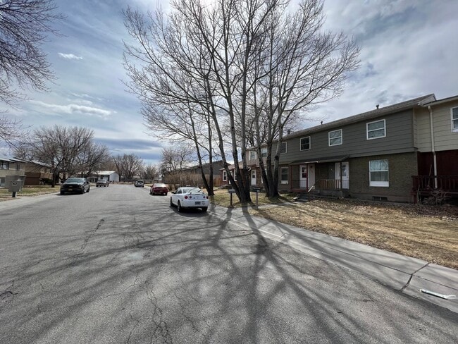 Photo - Very Nice 2-3 Bedroom, 1.5 Bath Townhome With 2 Car Garage