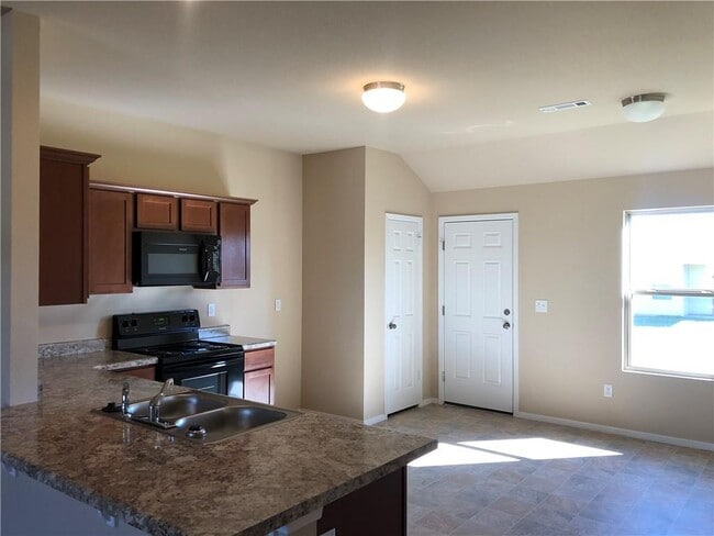 Photo - 602 W Pittsfield