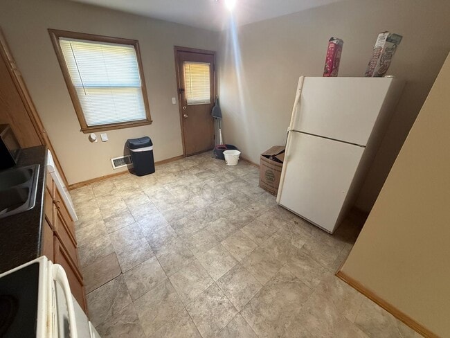 Photo - 5295 N Mohawk Ave Unidad 1