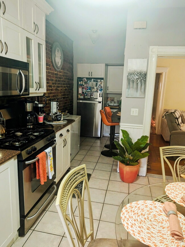 Building Photo - 33 Page St Unit 33 Page Street Revere