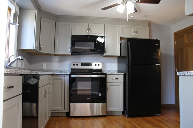 Photo - 2 Clark St Apartments Unit 2
