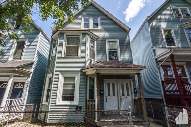 Photo - 3121 N Kimball Ave Unidad 2