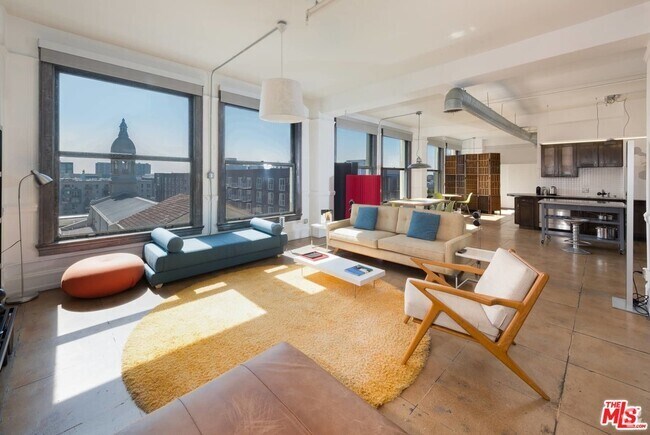 Building Photo - 108 W 2nd St Unit 606-606 Rental