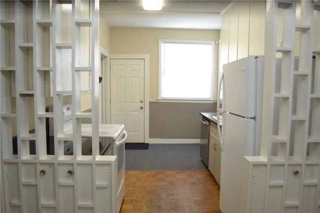 Photo - 205 E Broad St