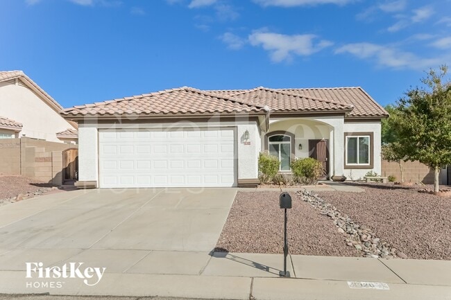 Building Photo - 2920 W Calle Lucinda