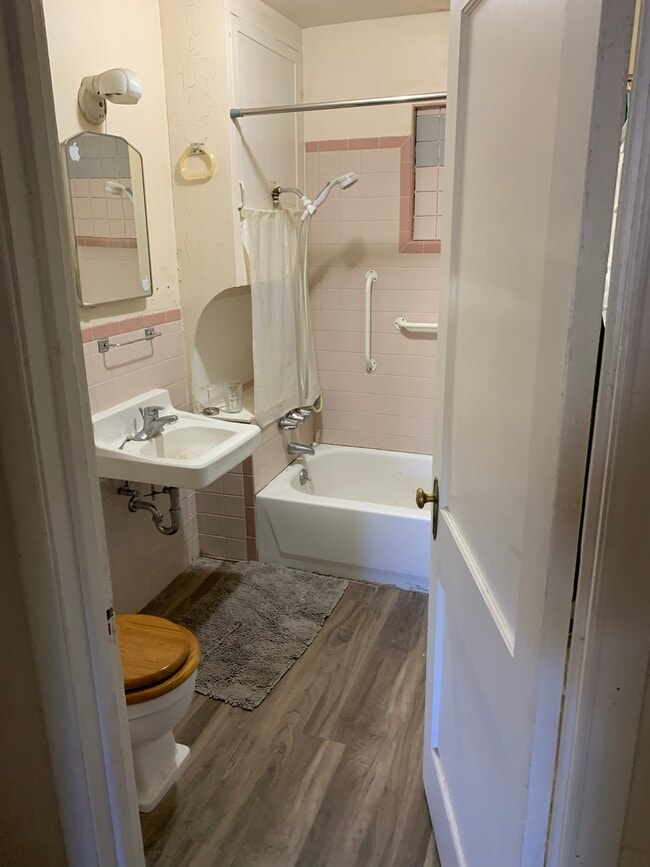 Photo - 49 Robertson Lane