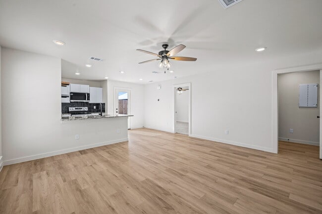 Photo - Charming Cottage in Frenship ISD!