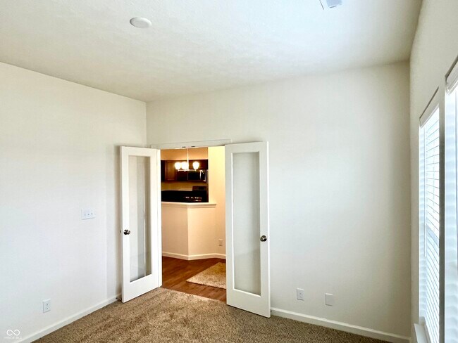 Photo - 6250 Shale Crescent Dr