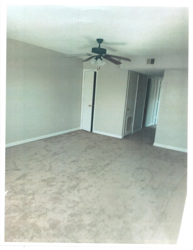 Photo - Windrush Trace Apartments