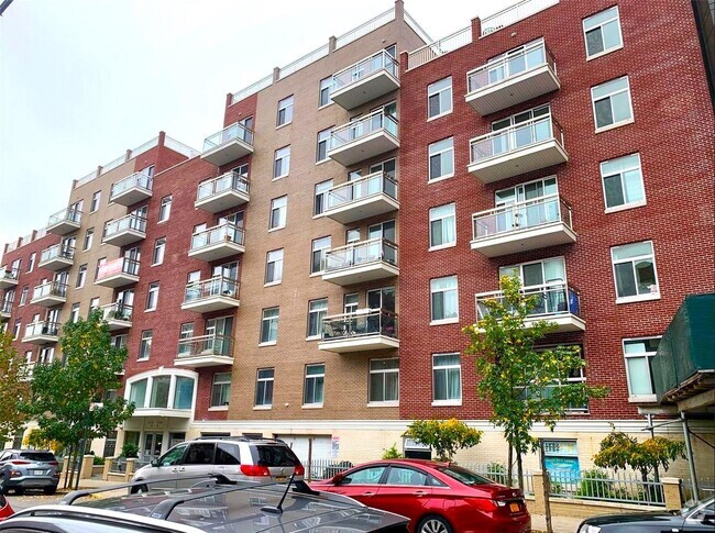 Building Photo - 65-38 Austin St Unit 6G Rental