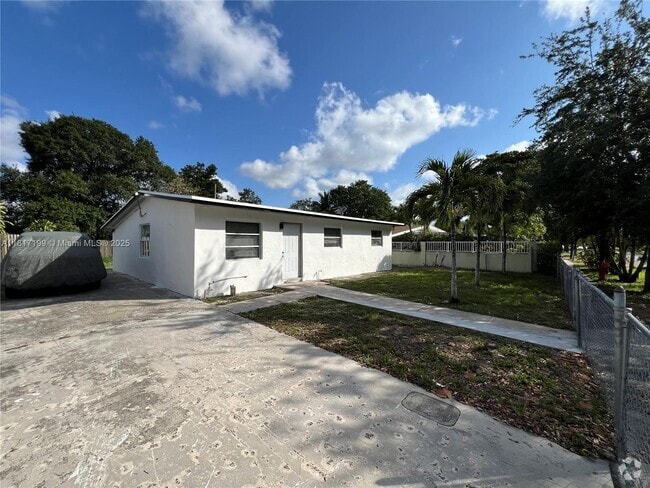 Building Photo - 1615 NW 16th St Rental