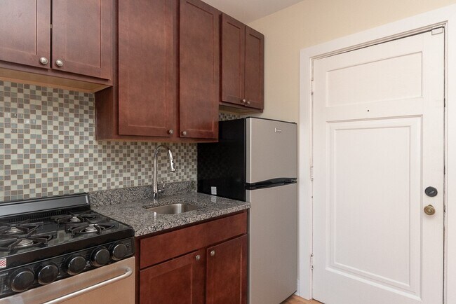 4349 N Damen Ave Unit 513